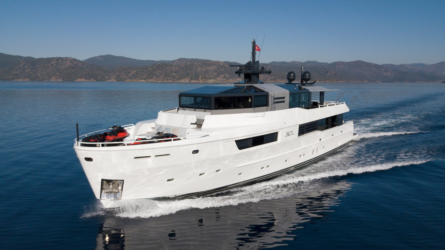 large yacht manufacturers