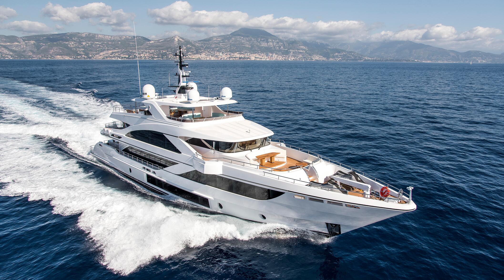 140 foot yacht price